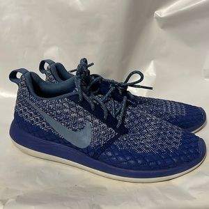 Nike lightweight sneakers